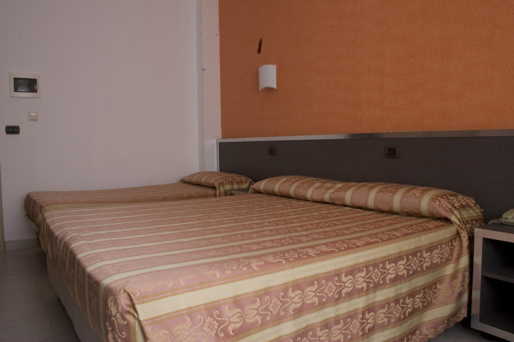 Hotel Renato セスト・サン・ジョヴァンニ 部屋 写真